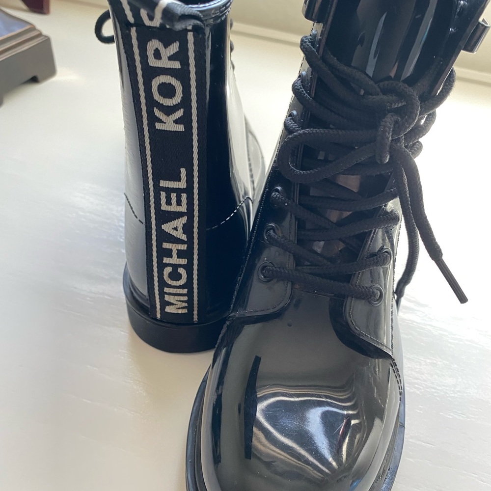 MK boots